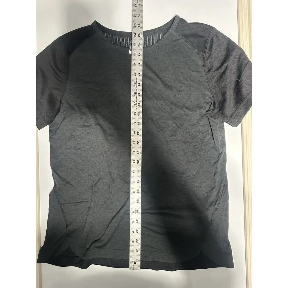Nike Athletic Top Women M Gray Black Short Sleeve Breathable